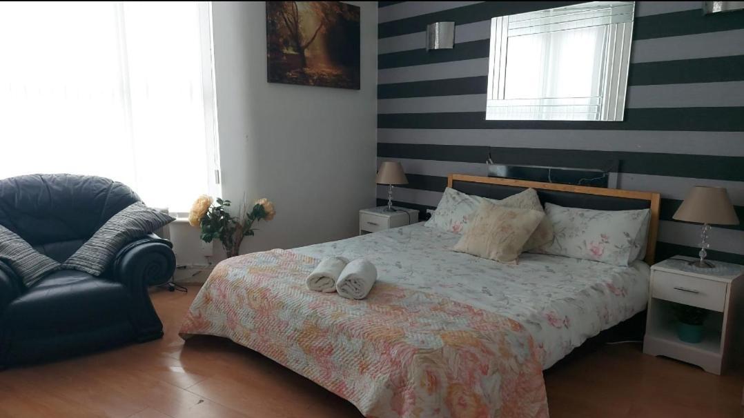 Spacious Double Room In Anfield ลิเวอร์พูล ภายนอก รูปภาพ